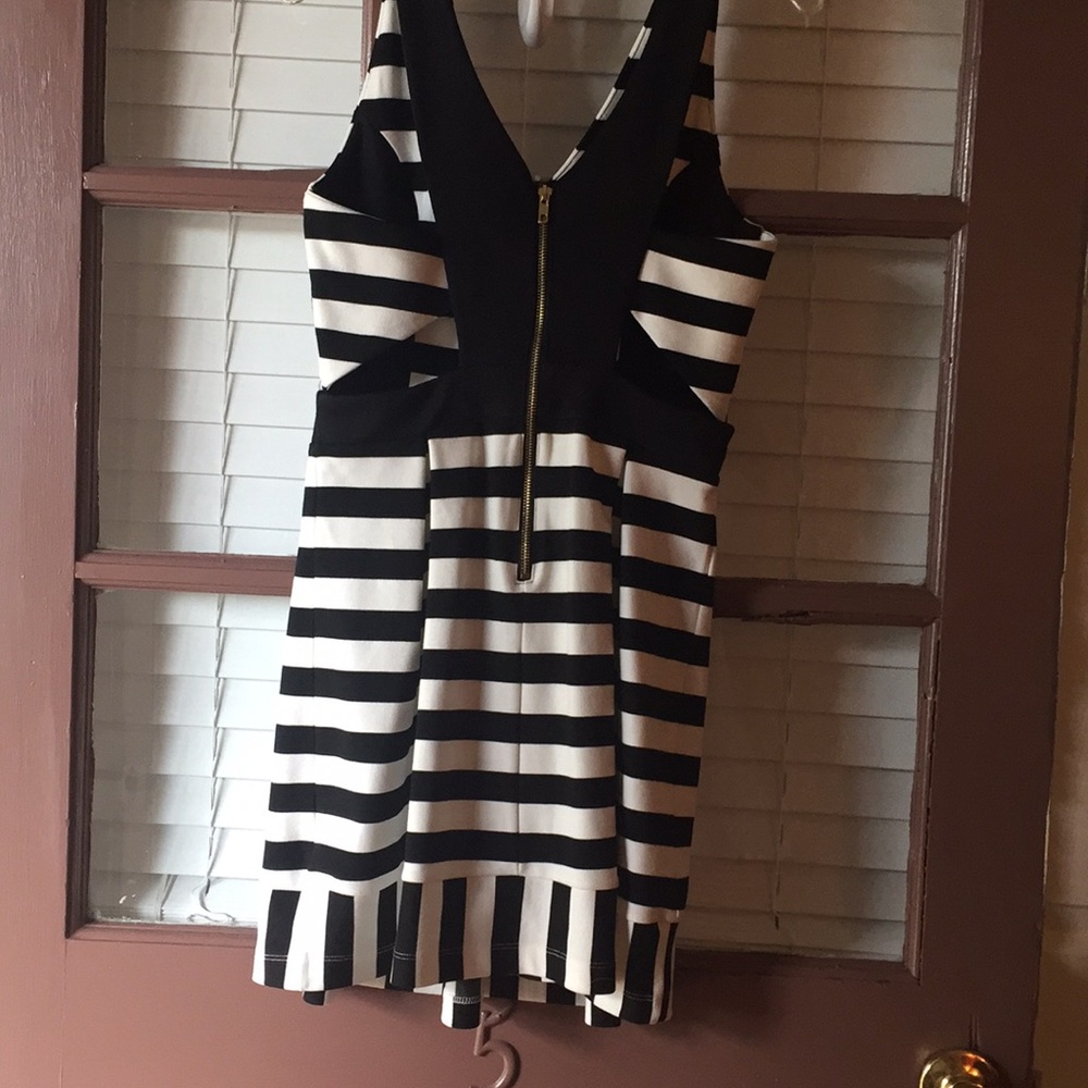 Gianna Bini Dress - Picture 2 of 4